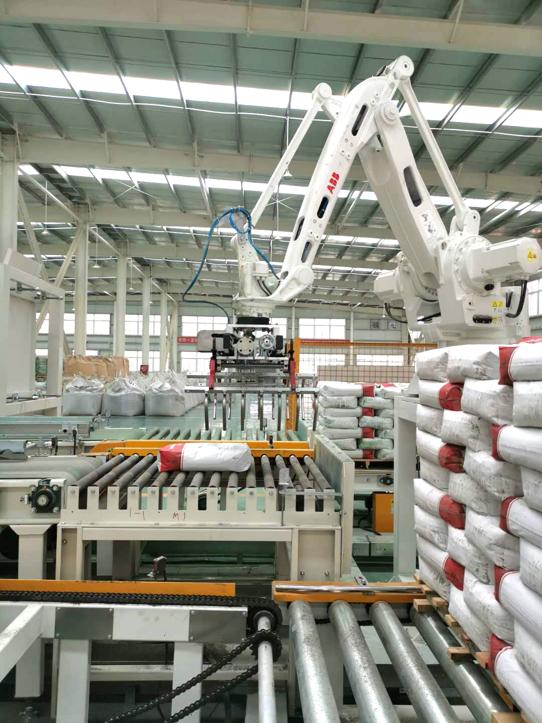 ?大廣金剛砂地坪材料  新鄉(xiāng)自動化工廠！